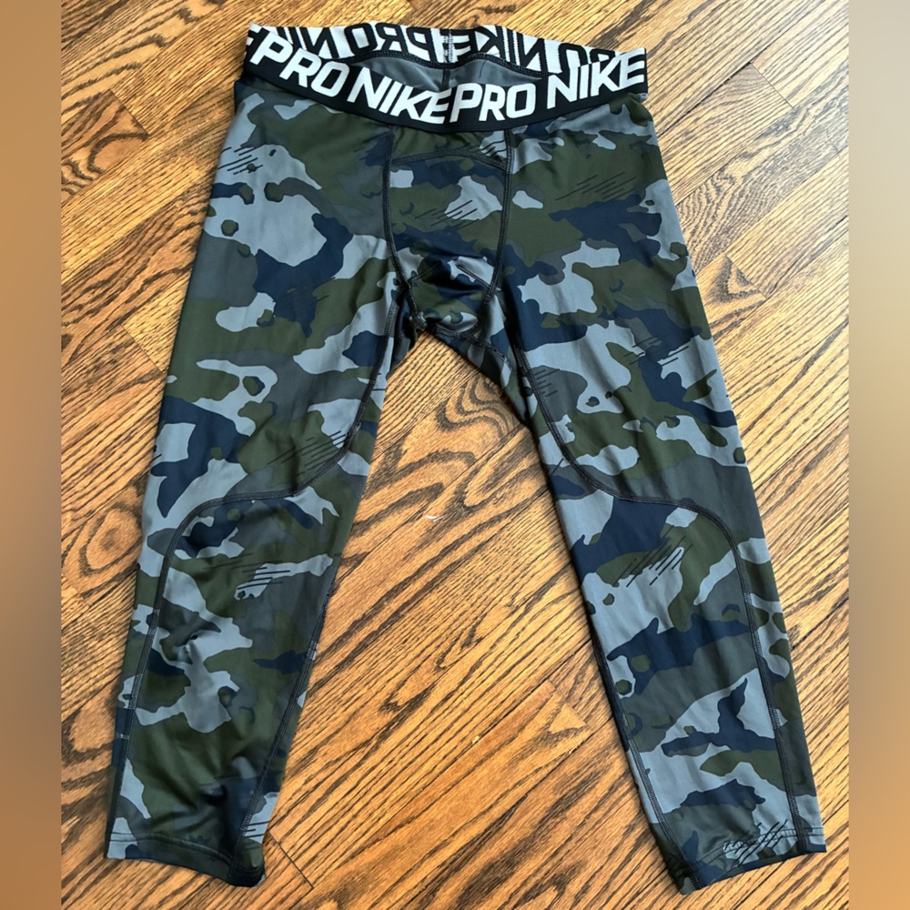 NIKE PRO Dri Fit Camouflage Calf Length Tights size Medium